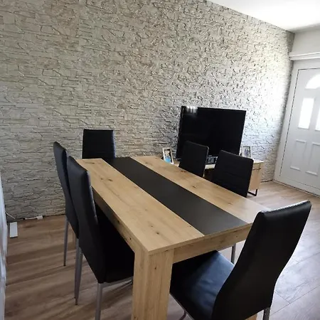 Kotaranka Apartment *